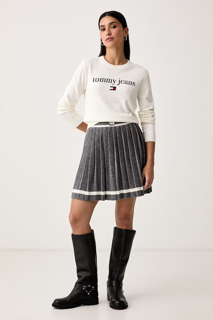 Tommy Jeans Essential Logo Sweater